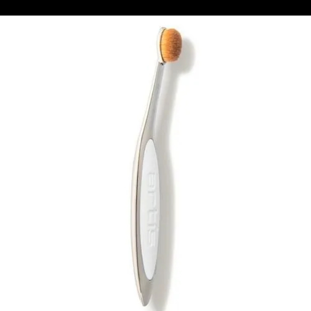 Artis Elite Mirror Oval 3 in Metallic Silver Oval Face Makeup Brush